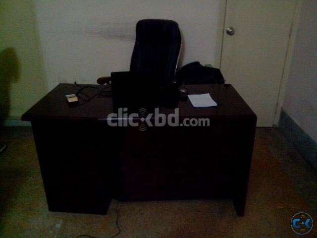 Boss Table large image 0