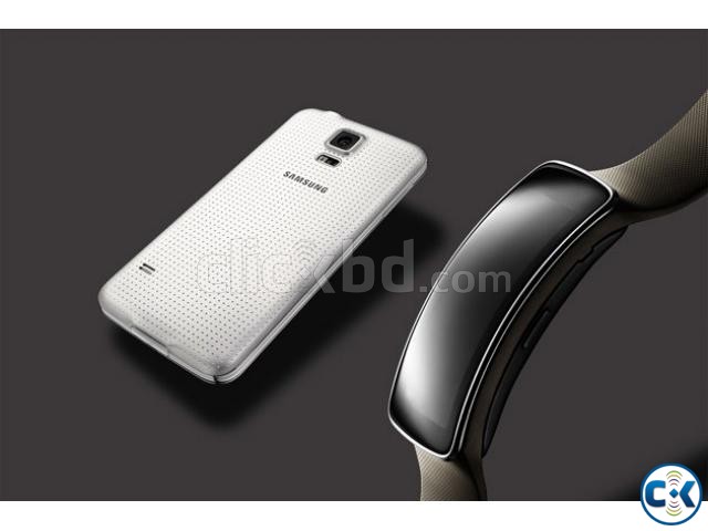 Brand New Samsung Galaxy S5 Gear Fit Seal Pack With 2 Year large image 0