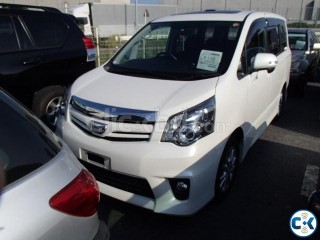 TOYOTA NOAH ZRR70 Si 2011 SUNROOF