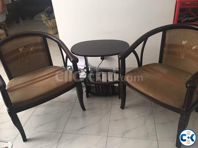 COFFEE TABLE AND TWO COFFEE CHAIRS large image 0