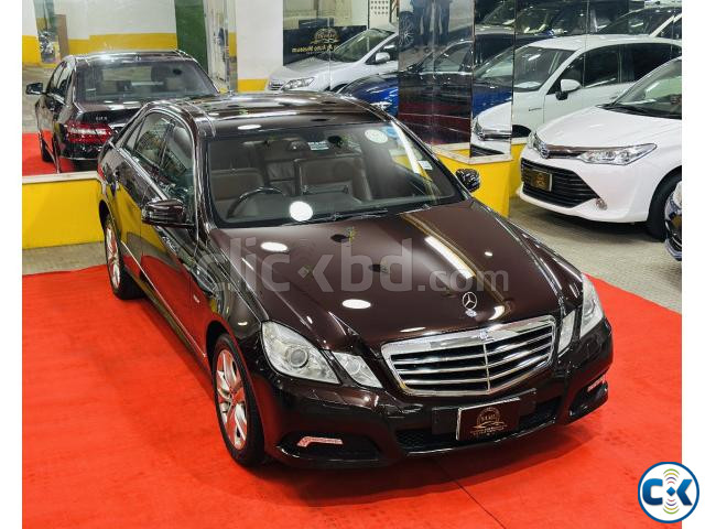 Mercedes Benz E200 large image 1
