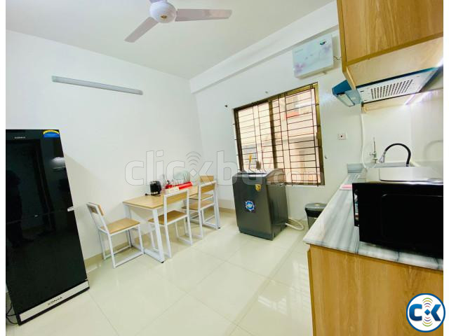 Foreigners Welcome Fully Furnished 3-Bedroom Apartment large image 1