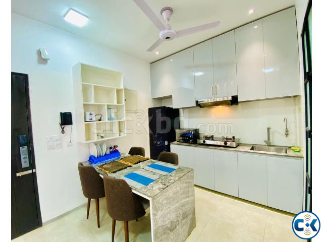 Luxurious 2-Bedroom Furnished Apartment in Baridhara large image 2