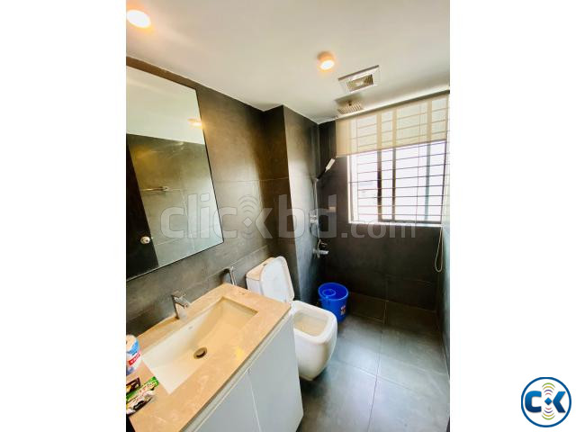 Spacious Furnished 2-Bedroom Flat for Rent in Baridhara large image 3