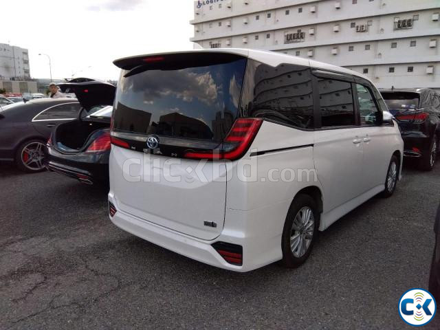 Toyota Noah 2023 large image 0