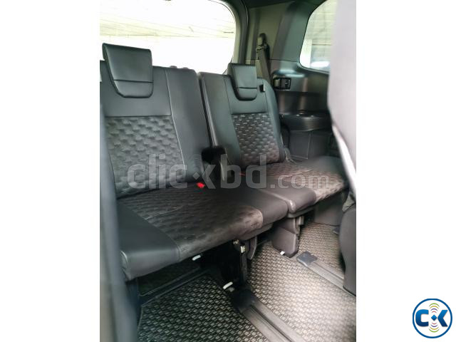 Toyota Voxy 2023 large image 2