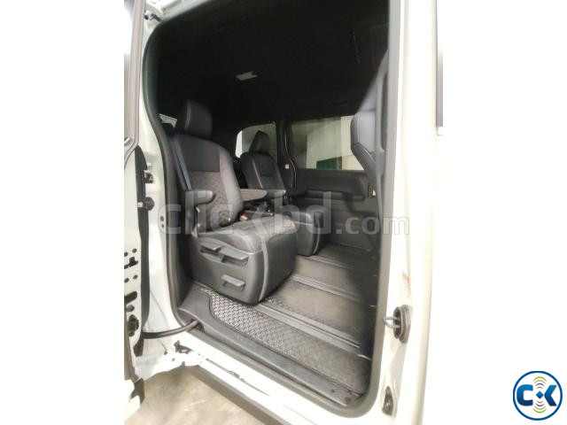 Toyota Voxy 2023 large image 4