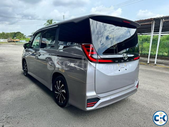 Toyota Noah 2023 large image 1
