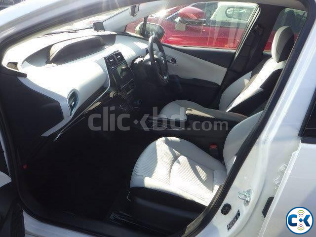 Toyota Prius 2021 large image 0