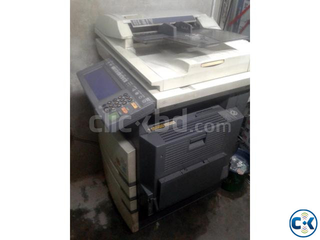 Running Toshiba E Studio 453 Photocopy Machine large image 1