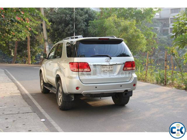 Toyota Fortuner 2006 Powerful 7-Seater SUV 4WD large image 2