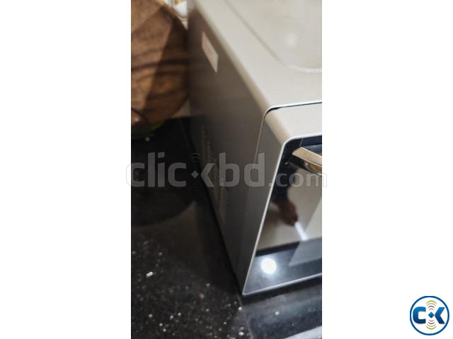 Sharp R-72E0-S Grill Microwave Oven. 25 Liter large image 2
