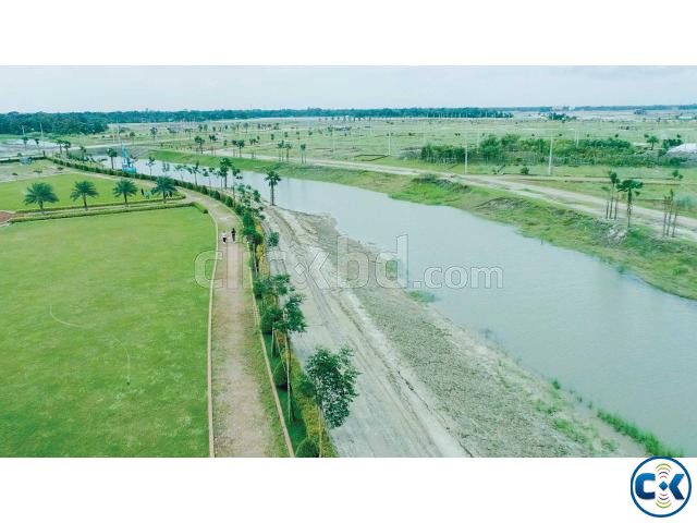 পূর্বাচলে ১৮০ ফিট রোড টাচ রেডি প্লট বিক্রি চলছে large image 2