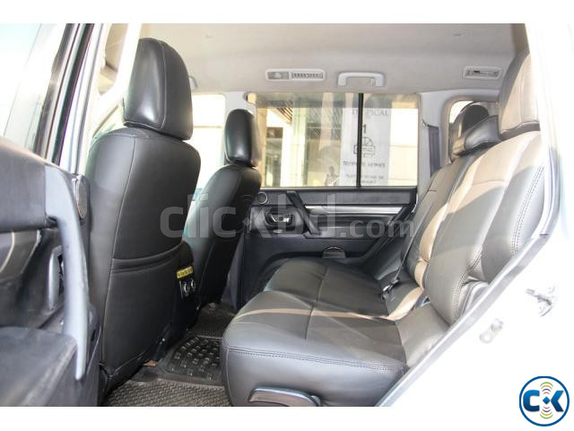 Mitsubishi Pajero Exceed V93 Rockford Sound System 2006 large image 2