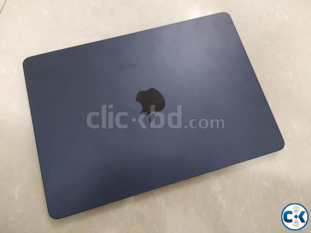 Macbook M2 Almost New and Unused large image 1