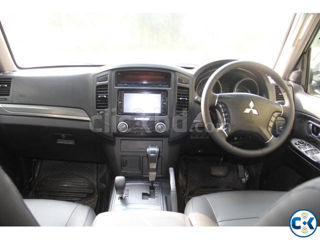 Mitsubishi Pajero Exceed V93 7 Seater 4WD 2006 large image 4