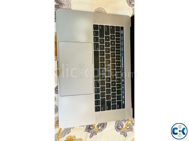 MacBook Pro 2017 15Inch large image 3
