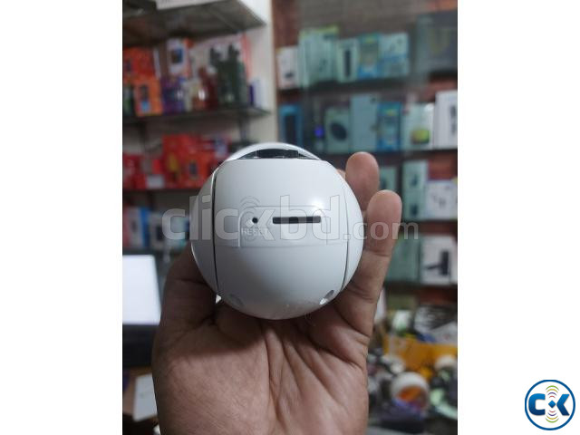 V380 Panorama Moving IP Wifi Light Video Camera large image 4