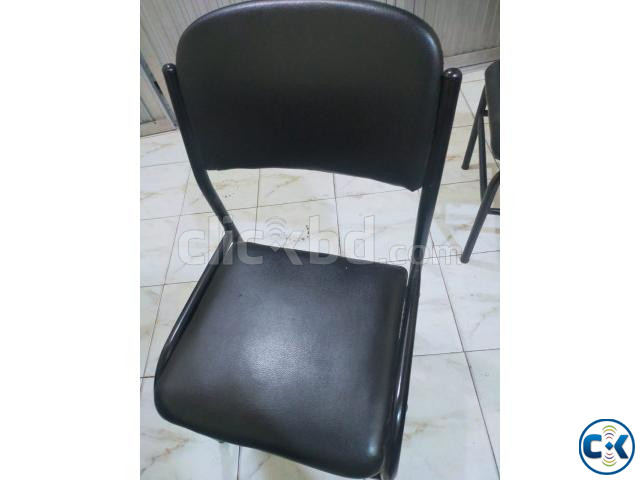 বড় ১টি চেয়ার ও মাঝারি ২টি চেয়ার খুব ভালো অবস্থায় অল্প দামে large image 4