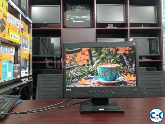 BenQ T52WA 16 wide Screen HD Monitor large image 1