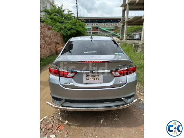 Honda Grace Lx Hybrid 2019 large image 1