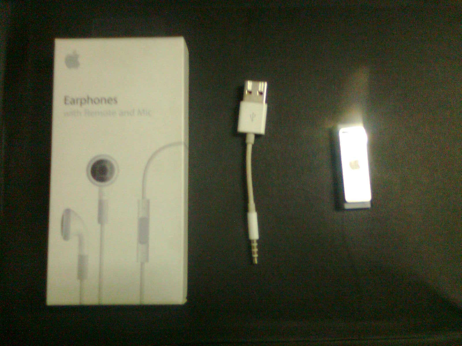 IPOD SHUFFLE 5TH GENERATION USED BUT NEW HEADPHONE BOXED  large image 0