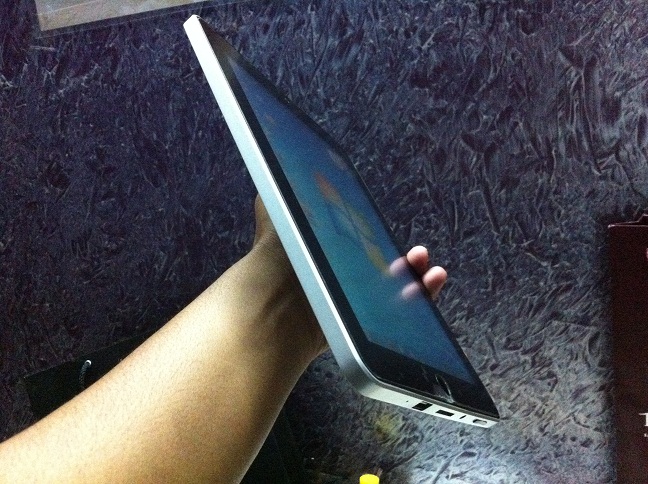 2011 Tablet pc windows7 - 2GB RAM 32 SSD at lowest prise large image 0
